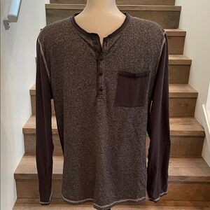 Express Men's Long-Sleeve Henley with Contrast Pocket - Brown
